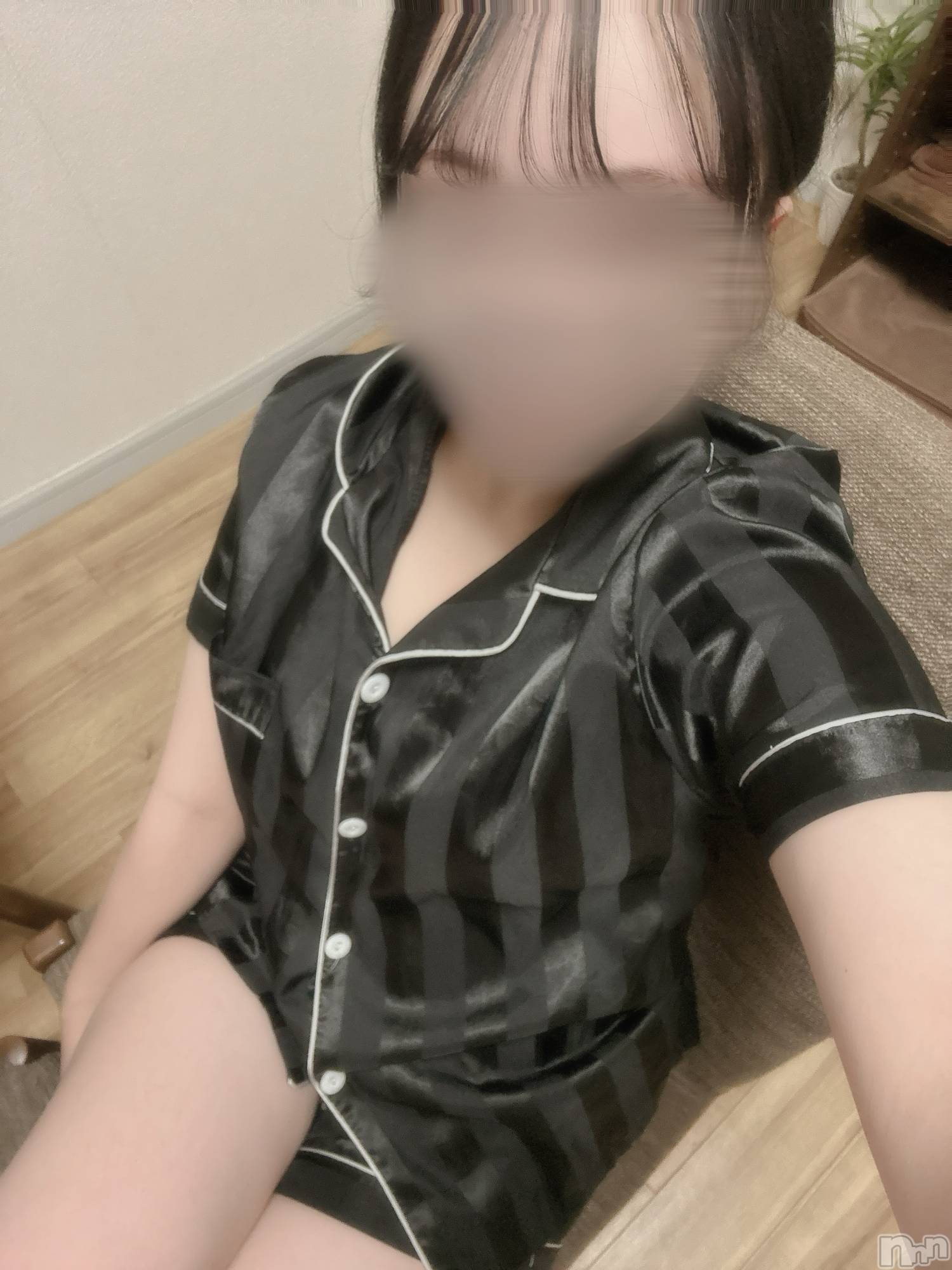 新潟メンズエステMYIRO　-マイロ-(マイロ)まりな(22)の2026年10月22日写メブログ「出勤しました～🥶」