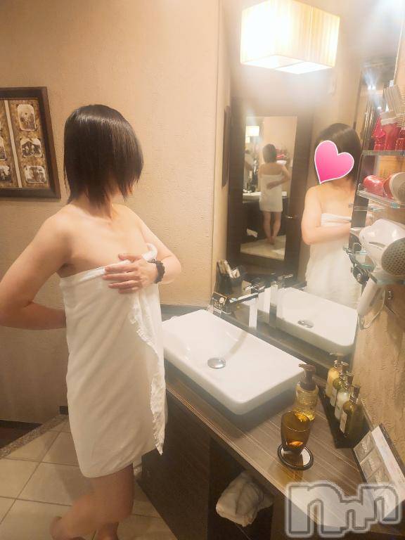 新潟デリヘル人妻不倫処　桃屋　新潟店(ヒトヅマフリンドコロモモヤ)まなつ・新人奥様(36)の2026年9月8日写メブログ「あめあめふれふれ」