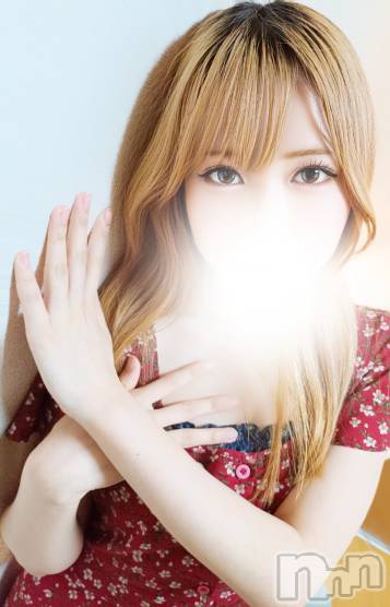 小林ひな