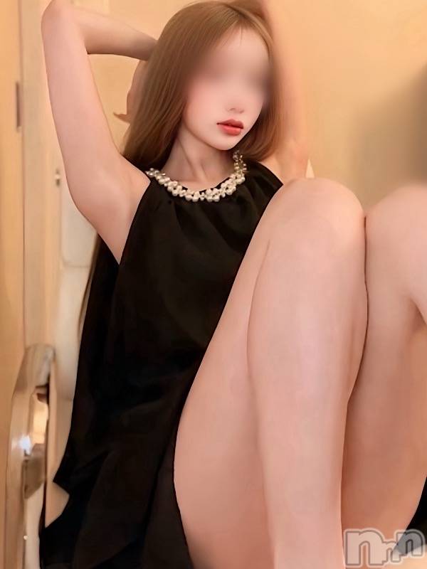 梨本しえり