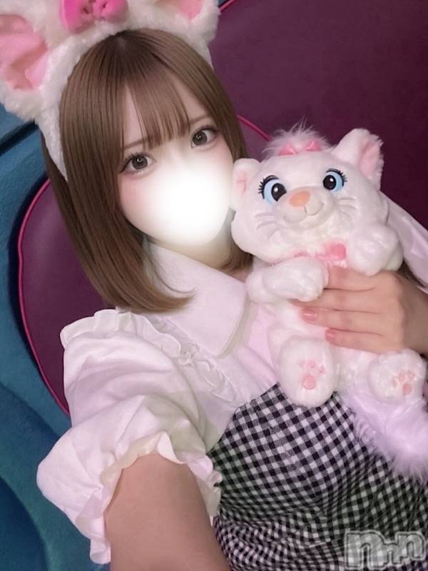 八色えみり