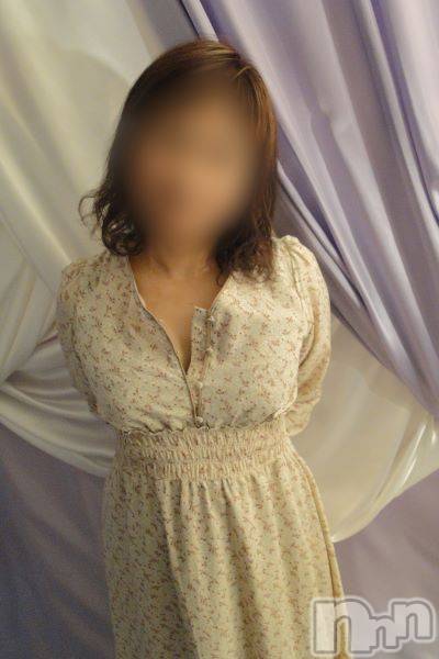 長岡デリヘル(ビアンカナガオカテン)の2023年4月30日お店速報「☆業界未経験！美熟女新人奥様出勤2日目＆newプレカとサビチケでお得に♪」