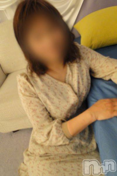 長岡デリヘル(ビアンカナガオカテン)の2023年4月30日お店速報「☆業界未経験！美熟女新人奥様出勤2日目＆3つの新割引サービスでお得に♪」