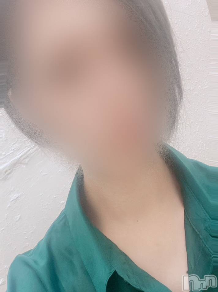 長岡人妻デリヘル(ビアンカナガオカテン)の2025年1月29日お店速報「☆色白スレンダー美人奥様出勤2日＆newプレカと夜割でお得に♪」