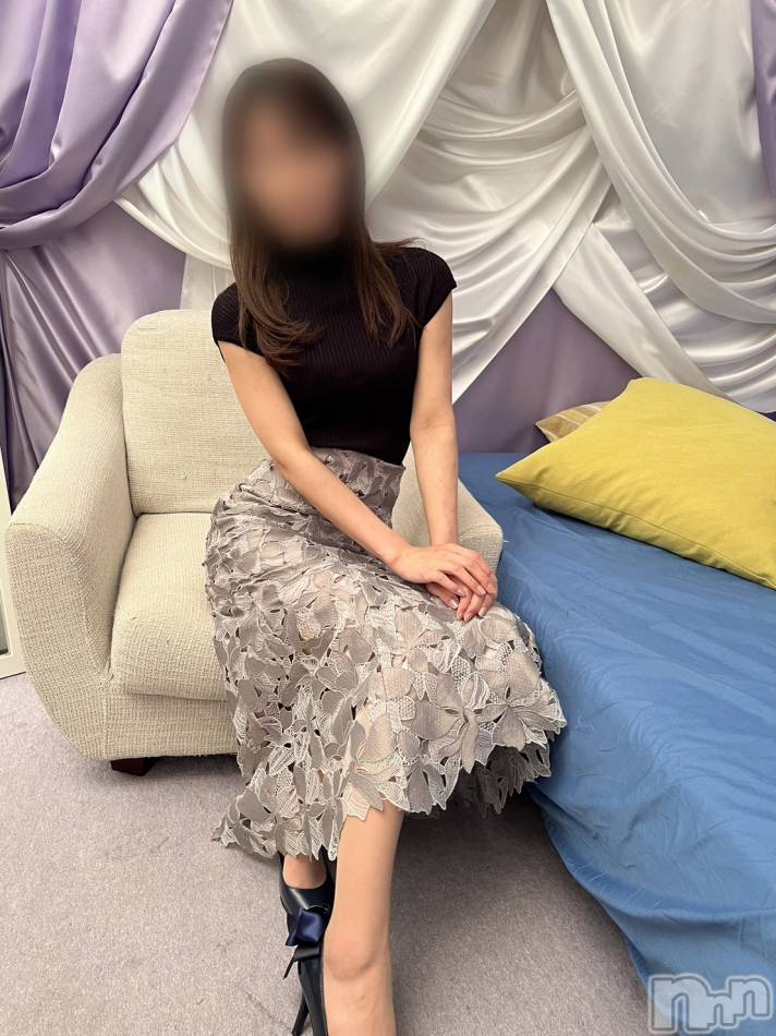 長岡デリヘル(ビアンカナガオカテン)の2025年8月6日お店速報「☆クールビューティーな色白美人新人奥様ご出勤＆19時以降夜割でお得に♪」