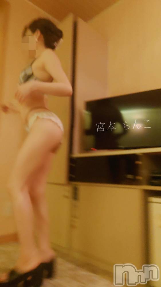 長岡デリヘルBIANCA～主人の知らない私～長岡店(ビアンカナガオカテン) 宮本　らんこ(33)の11月5日写メブログ「【初体験♡】逝ったばかりのちんちんを💋💗」