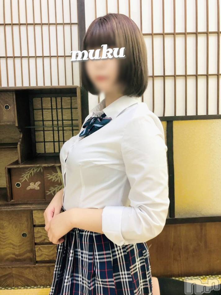 長岡デリヘル(ジュンムク)の2020年11月18日お店速報「放課後おっぱい！制服の中のGカップ【ゆあちゃん】18時～ご案内可能です！」