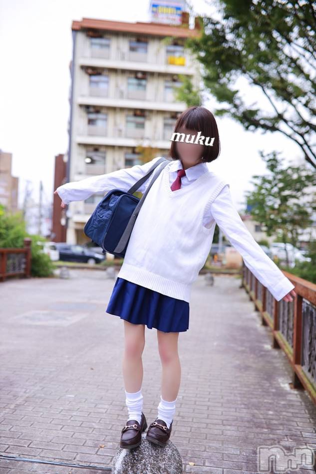 長岡デリヘル(ジュンムク)の2021年11月9日お店速報「 当店デビュー『みれいちゃん』大好評出勤中幼さ残る彼女の笑顔」