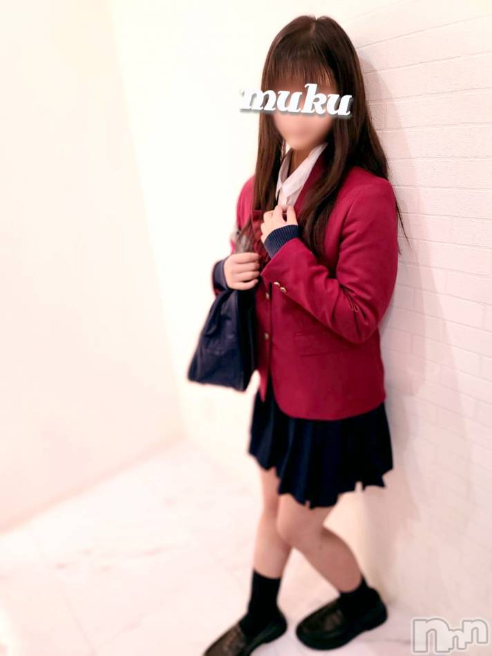 長岡デリヘル(ジュンムク)の2021年12月29日お店速報「今年の春に高校を卒業したばかり濡れやすい敏感体質少女『みなちゃん』」