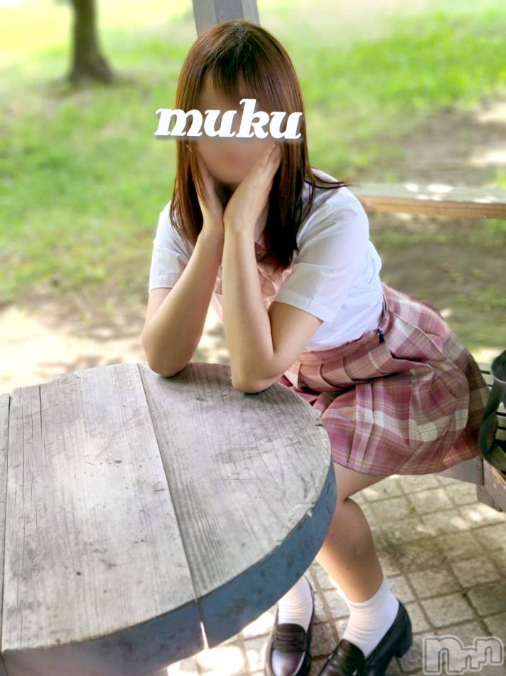 長岡デリヘル(ジュンムク)の2022年10月5日お店速報「『責められたい…♡』若さ溢れる肉体!!18歳ドМ【はつねちゃん】出勤中」