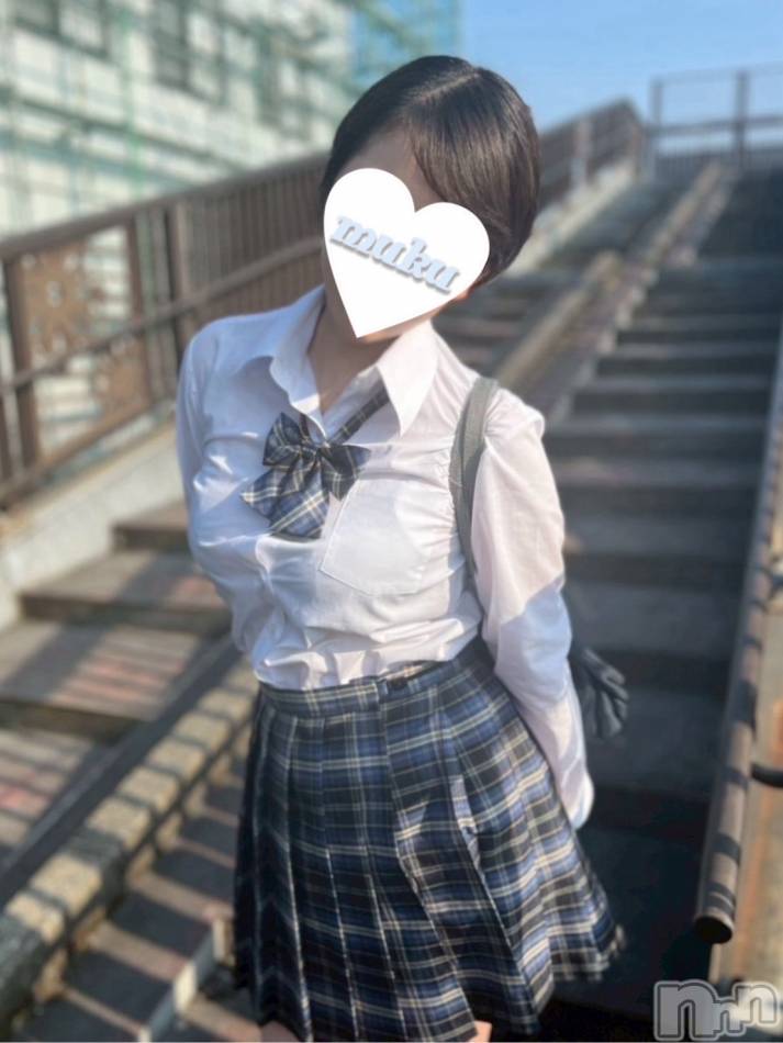 長岡デリヘル(ジュンムク)の2025年7月16日お店速報「大好評出勤🌟地元新潟完全業界未経験Gカップ美少女🥰【シュリちゃん】」