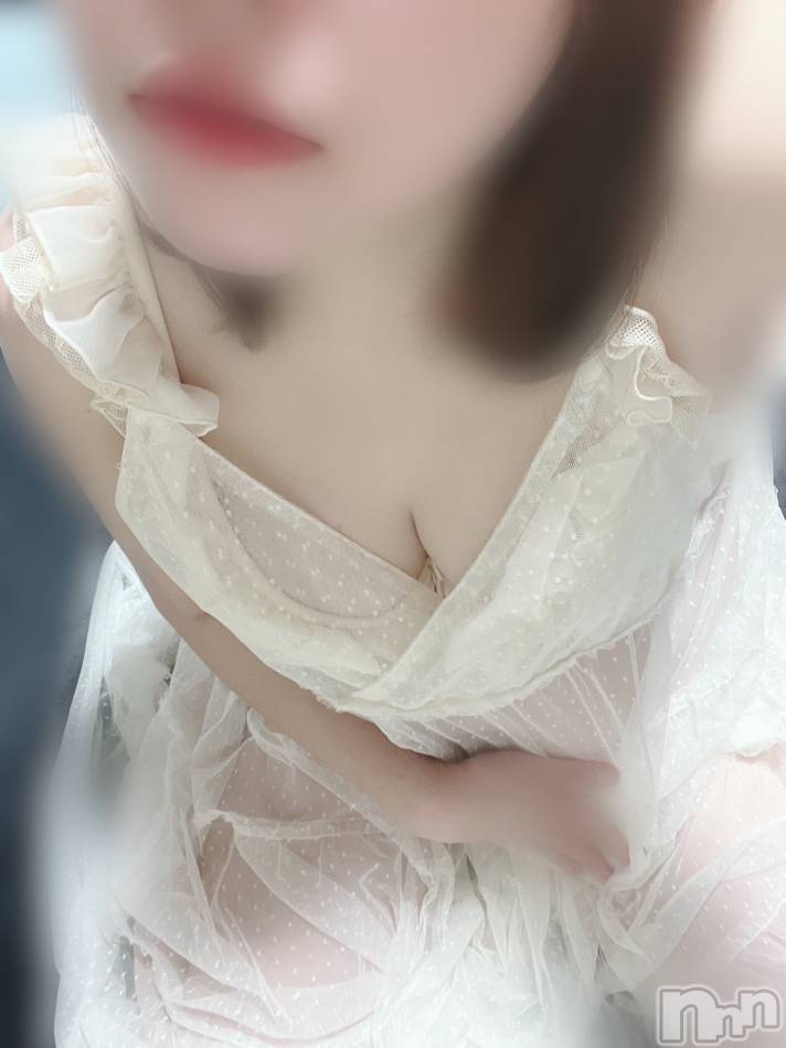 長岡人妻デリヘル(ナガオカヒトヅマイチ)の2023年11月5日お店速報「業界未経験の新人奥様、残り枠あと1名様」