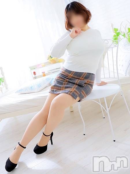 長岡人妻デリヘル(ナガオカヒトヅマイチ)の2024年11月2日お店速報「夜もエチエチな奥様が出勤です♥️」