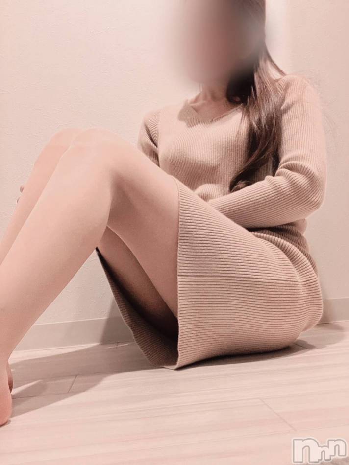 長岡人妻デリヘル(ナガオカヒトヅマイチ)の2025年4月10日お店速報「♥️みおさんラスト1枠です♥️お得な初割★」