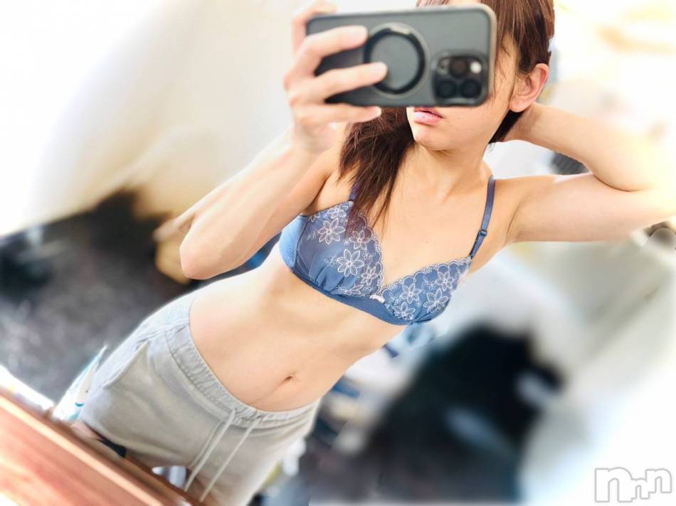 長岡人妻デリヘル(ナガオカヒトヅマイチ)の2025年7月29日お店速報「スレンダーな素人妻のななみさん、ラスト1枠です。」