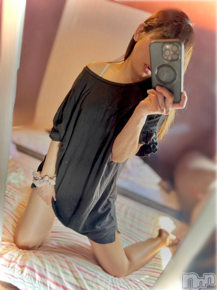 長岡デリヘル(ナガオカヒトヅマイチ)の2025年12月25日お店速報「本日満員御礼になります。ありがとうございます★」