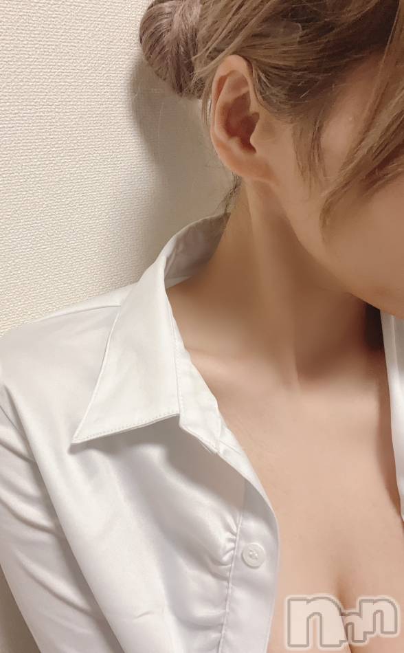 長岡デリヘル(ナガオカヒトヅマイチ)の2026年3月11日お店速報「密着えちえち❤マッサージは『せりか』さんだけ！」