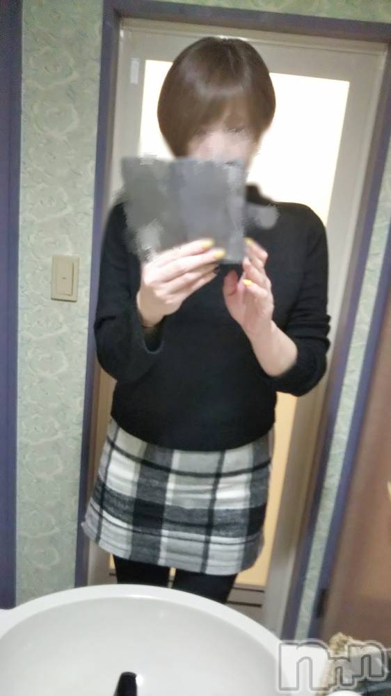 長岡デリヘル長岡人妻市(ナガオカヒトヅマイチ) ゆきな『美人過ぎてごめんなさい』(39)の12月9日写メブログ「なに？なに？」