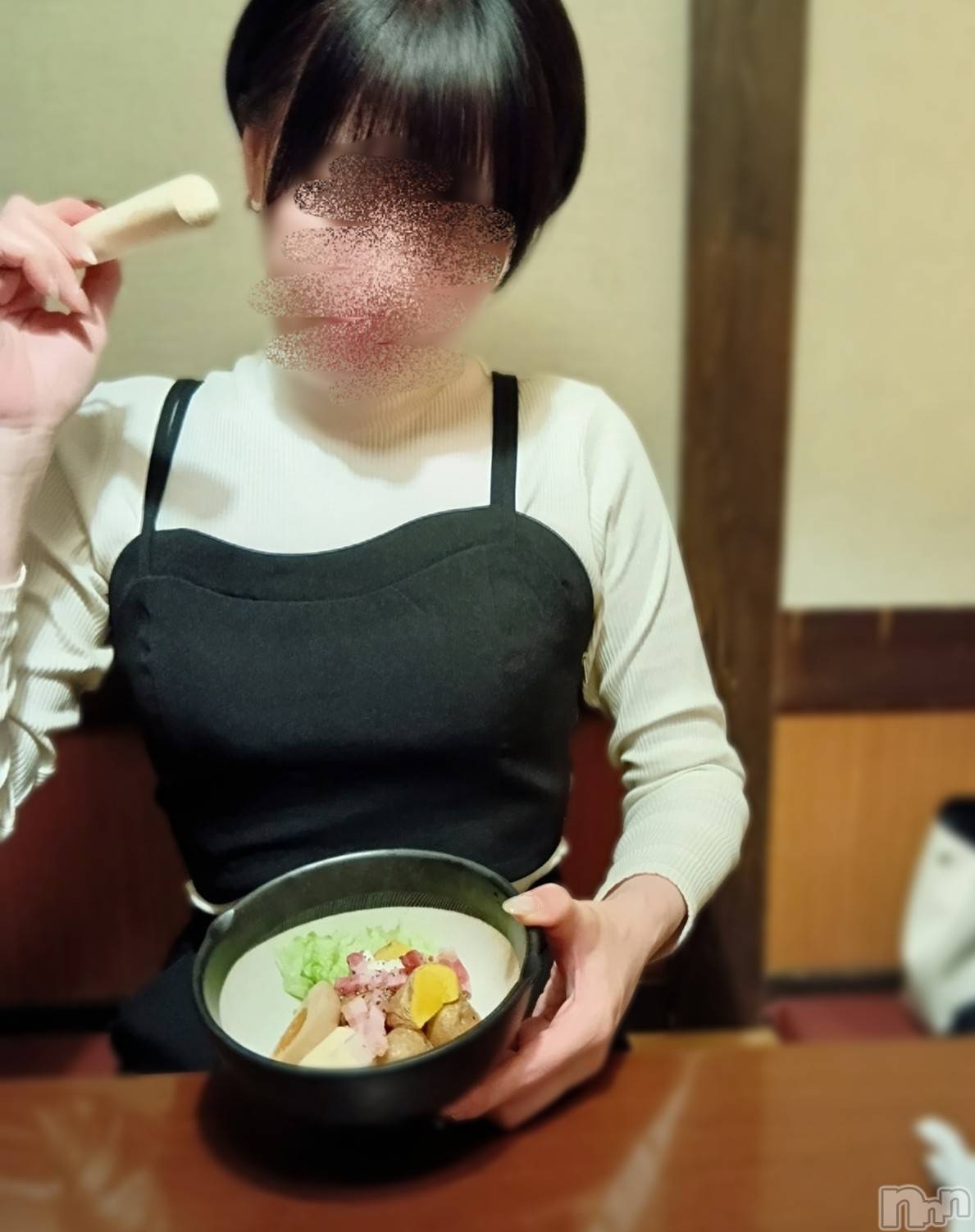 長岡デリヘル長岡人妻市(ナガオカヒトヅマイチ)ゆきな『美人過ぎてごめんなさい』(39)の2025年11月29日写メブログ「仕上げは自分」