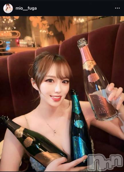 ƲХ顦THE LOUNGE (饦󥸥ե)  2025ǯ1119̥֥NewFace³ϿInstagram֥桪