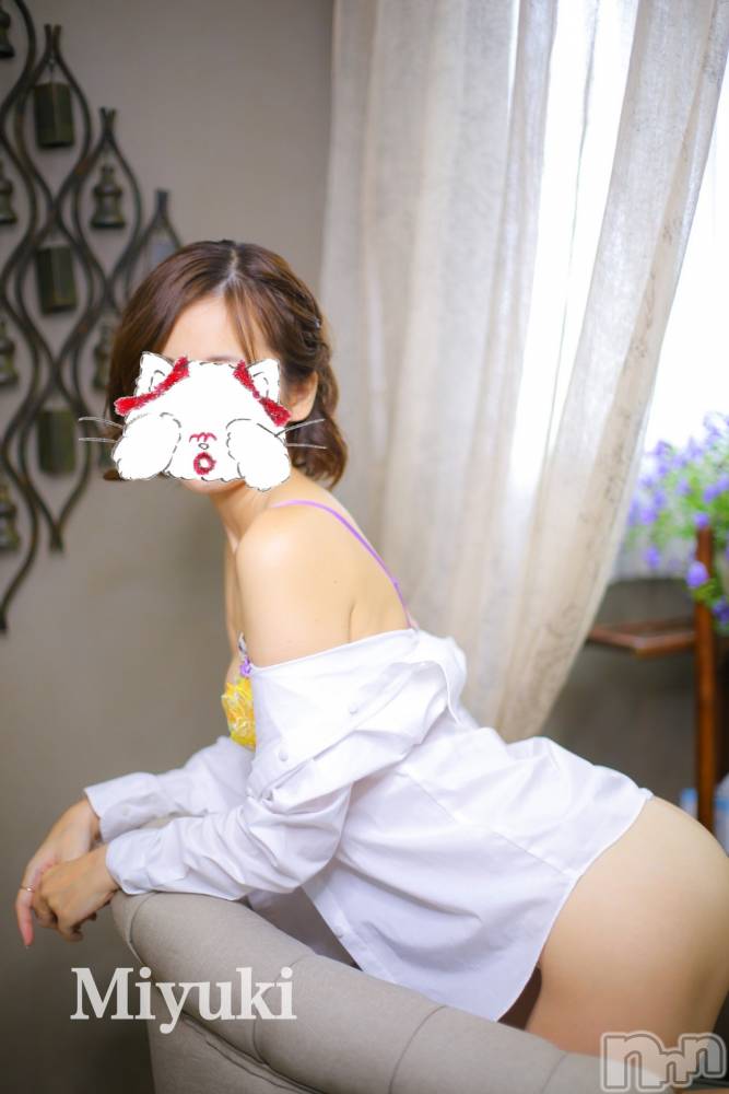 新潟人妻デリヘルLOVE AFFAIR～秘密のデート(ラブアフェア～ヒミツノデート) 美雪さん【♪♪♪】(35)の10月4日写メブログ「今日もよろしくお願いします(´∩ω∩`*) ♡♡」