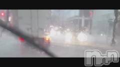 新潟デリヘルLOVE AFFAIR～秘密のデート(ラブアフェア～ヒミツノデート) 美雪さん【♪♪♪】(35)の7月25日動画「雨すごい(◎-◎;)!!」