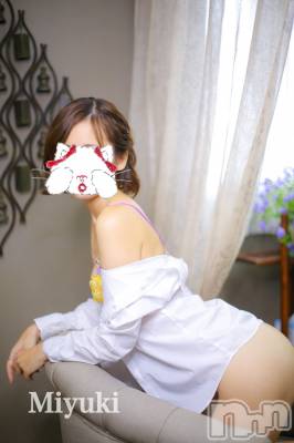 新潟人妻デリヘル LOVE AFFAIR～秘密のデート(ラブアフェア～ヒミツノデート) 美雪さん【♪♪♪】(35)の10月4日写メブログ「今日もよろしくお願いします(´∩ω∩`*) ♡♡」