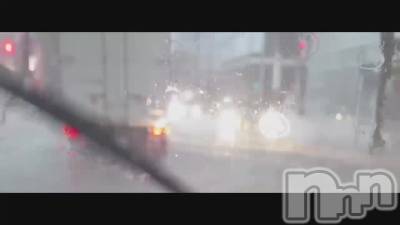 新潟デリヘル LOVE AFFAIR～秘密のデート(ラブアフェア～ヒミツノデート) 美雪さん【♪♪♪】(35)の7月25日動画「雨すごい(◎-◎;)!!」