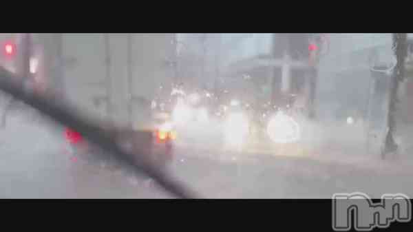 美雪さん【♪♪♪】の動画 雨すごい(◎-◎;)!!