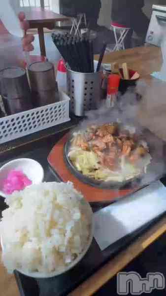 美雪さん【♪♪♪】の動画 本場、大阪 西成のホルモン定食を実食😍❤️