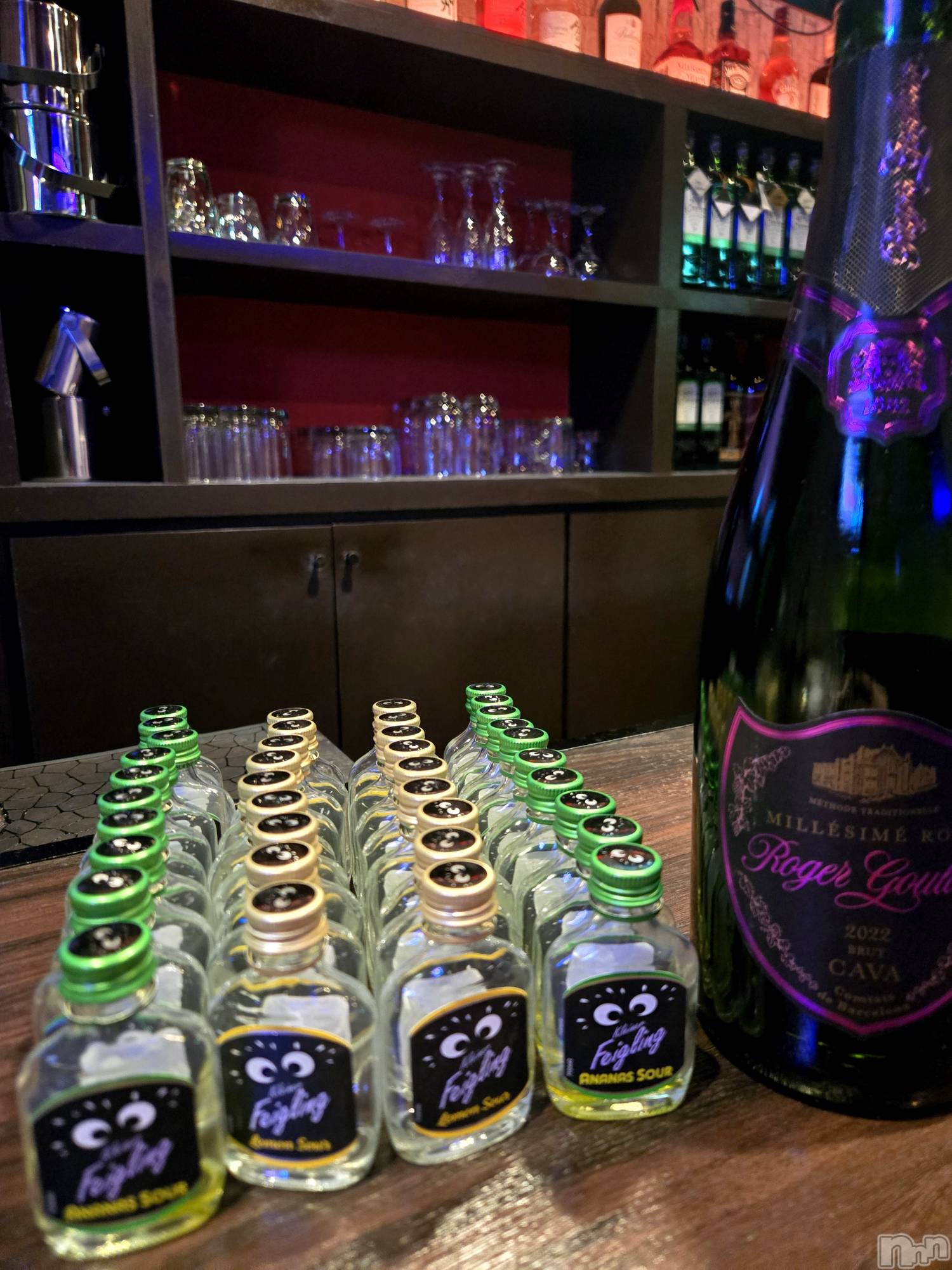 新潟駅前スナック・ガールズバースナックBar Peace(スナックバー ピース) の2025年10月23日写メブログ「あららのらー ゚ ゚ ( Д  )」