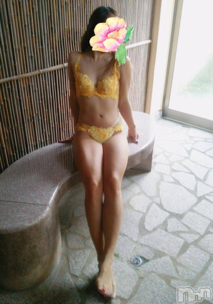 新潟デリヘルBIANCA～主人の知らない私～新潟店(ビアンカニイガタテン) 宮野　りさ(32)の11月17日写メブログ「脚長効果！！」