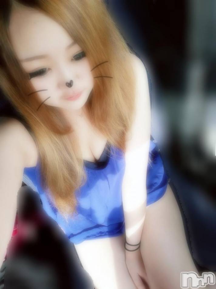 三条デリヘル(ブルームーン)の2018年8月4日お店速報「100分コミコミ￥16,000今ならすぐご案内可能ですブルム」