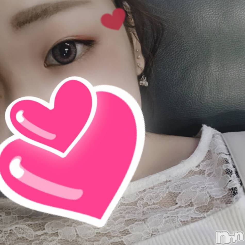 三条デリヘル(ブルームーン)の2019年11月4日お店速報「ピチピチ18歳えめちゃん♡まおちゃん♡出勤です！お電話まってます！」