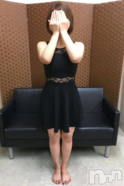 新潟人妻デリヘル(セカンドワイフ)の2021年12月12日お店速報「◇お昼から欲求不満な人妻と...昼割開催中！指名料無料+無料ＯＰ付き◇」
