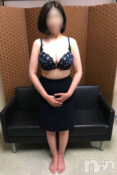 新潟人妻デリヘル(セカンドワイフ)の2022年6月4日お店速報「◆新人・人気奥様と即尺・電マ・バイブ等無料ＯＰ付70分11000円～◆」