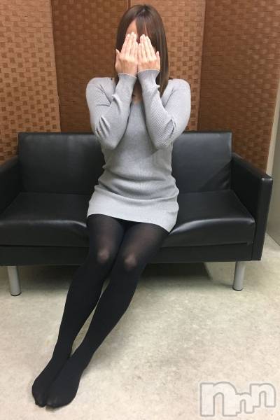 新潟人妻デリヘル(セカンドワイフ)の2022年10月13日お店速報「◆新人・人気奥様と即尺・電マ・バイブ等無料ＯＰ付70分11000円～◆」