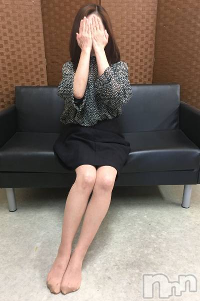 新潟人妻デリヘル(セカンドワイフ)の2022年10月14日お店速報「◇お昼から欲求不満な人妻と...昼割開催中！指名料無料+無料ＯＰ付き◇」
