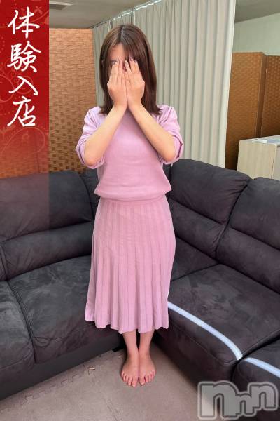 新潟人妻デリヘル(セカンドワイフ)の2022年11月18日お店速報「◆新人・人気奥様と即尺・電マ・バイブ等無料ＯＰ付70分11000円～◆」