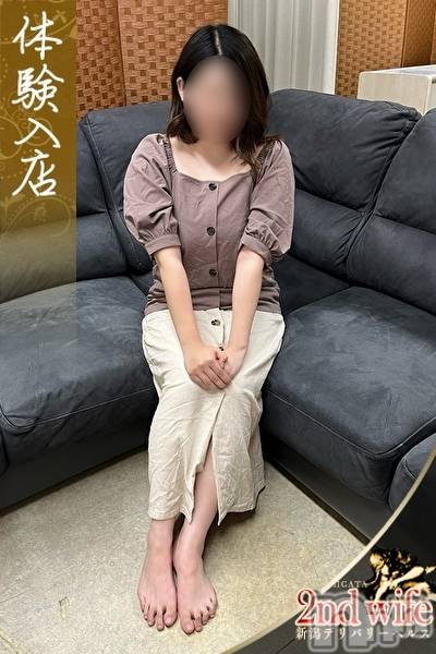 新潟人妻デリヘル(セカンドワイフ)の2023年10月30日お店速報「◇お昼から欲求不満な人妻と...昼割開催中！指名料無料+無料ＯＰ付き◇」