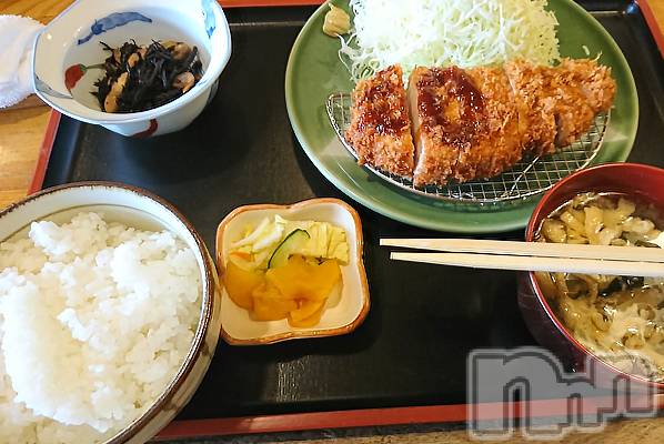 松本発ぽっちゃり(ポッチャリオネエサンセンモンポチャジョシ)の2019年4月29日お店速報「今日もとんかつを紹介。元気に営業中で～す♪」