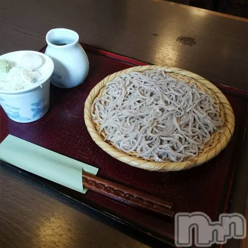 松本発ぽっちゃり(ポッチャリオネエサンセンモンポチャジョシ)の2023年10月5日お店速報「今日はお休み。松本駅前の蕎麦『蔵の花』へGO！」