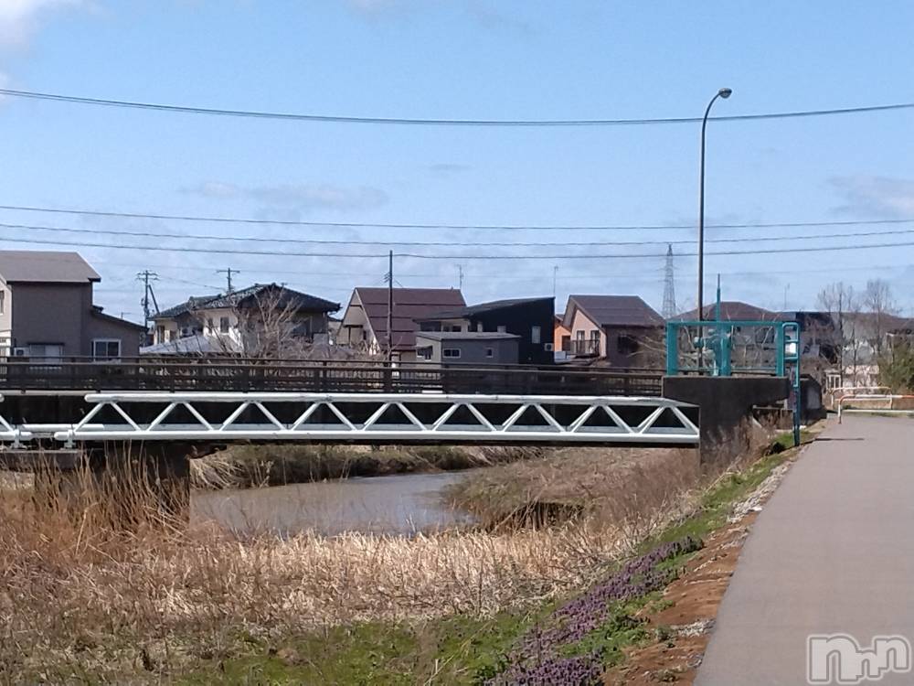 長岡デリヘル人妻楼　長岡店(ヒトヅマロウ　ナガオカテン) なな(43)の3月29日写メブログ「強風で屋根が！」