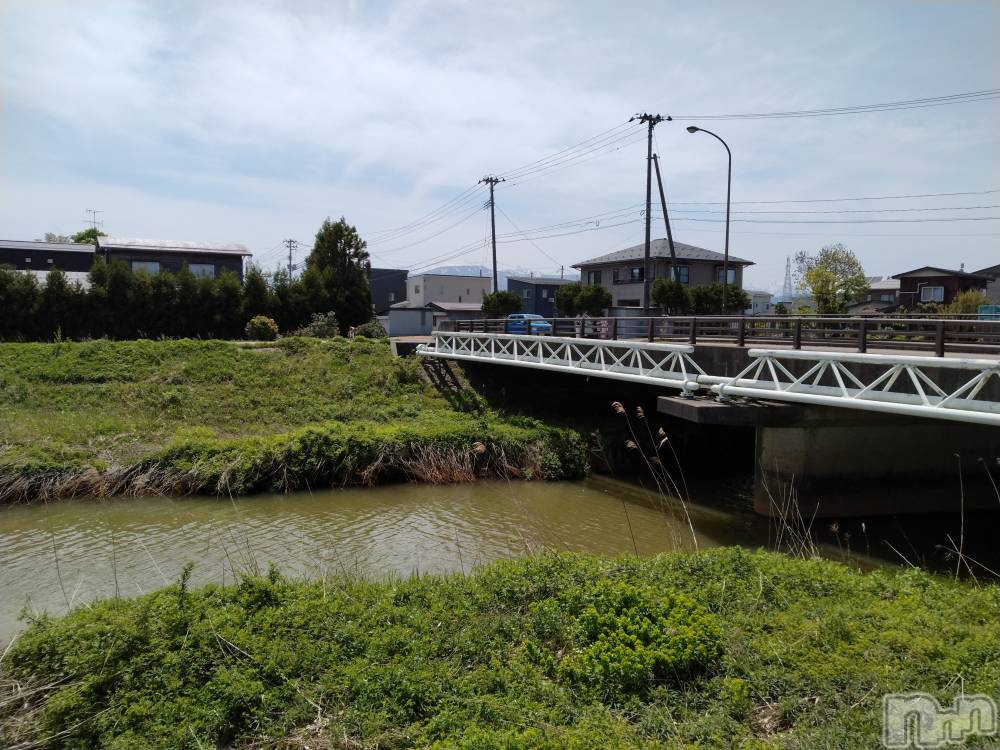 長岡人妻デリヘル人妻楼　長岡店(ヒトヅマロウ　ナガオカテン) なな(38)の4月26日写メブログ「夕方歩いていると」