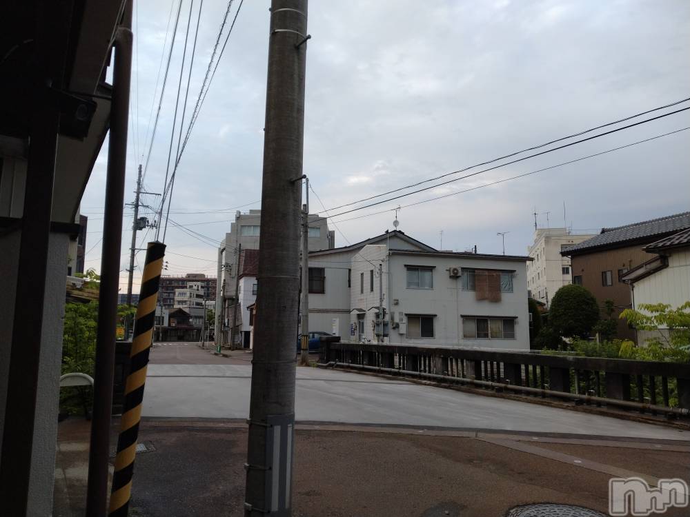 長岡人妻デリヘル人妻楼　長岡店(ヒトヅマロウ　ナガオカテン) なな(43)の6月2日写メブログ「Czさんの前の道！」