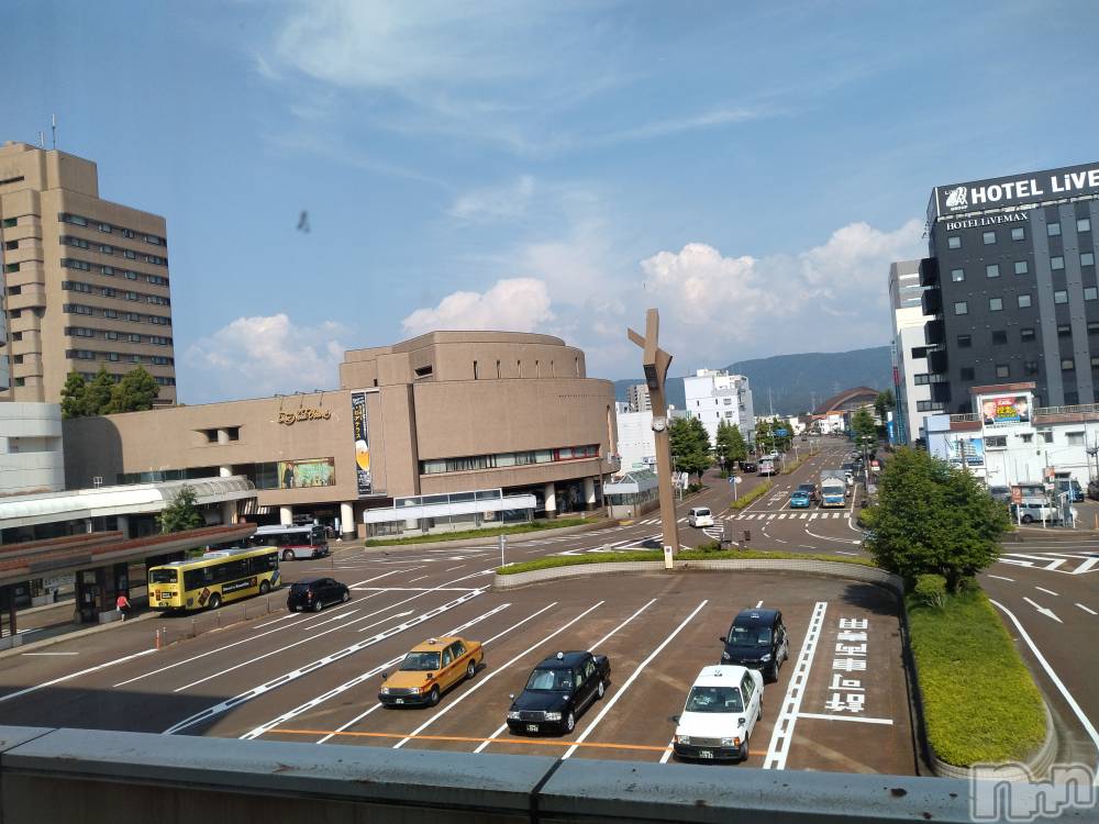 長岡人妻デリヘル人妻楼　長岡店(ヒトヅマロウ　ナガオカテン) なな(43)の6月12日写メブログ「駅の中で」