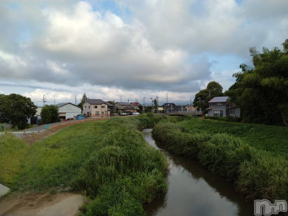 長岡デリヘル人妻楼　長岡店(ヒトヅマロウ　ナガオカテン) なな(43)の8月15日写メブログ「玄関先で」
