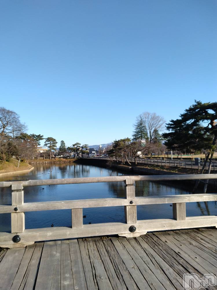 長岡デリヘル人妻楼　長岡店(ヒトヅマロウ　ナガオカテン) なな(43)の12月19日写メブログ「何処でしょう❓️」