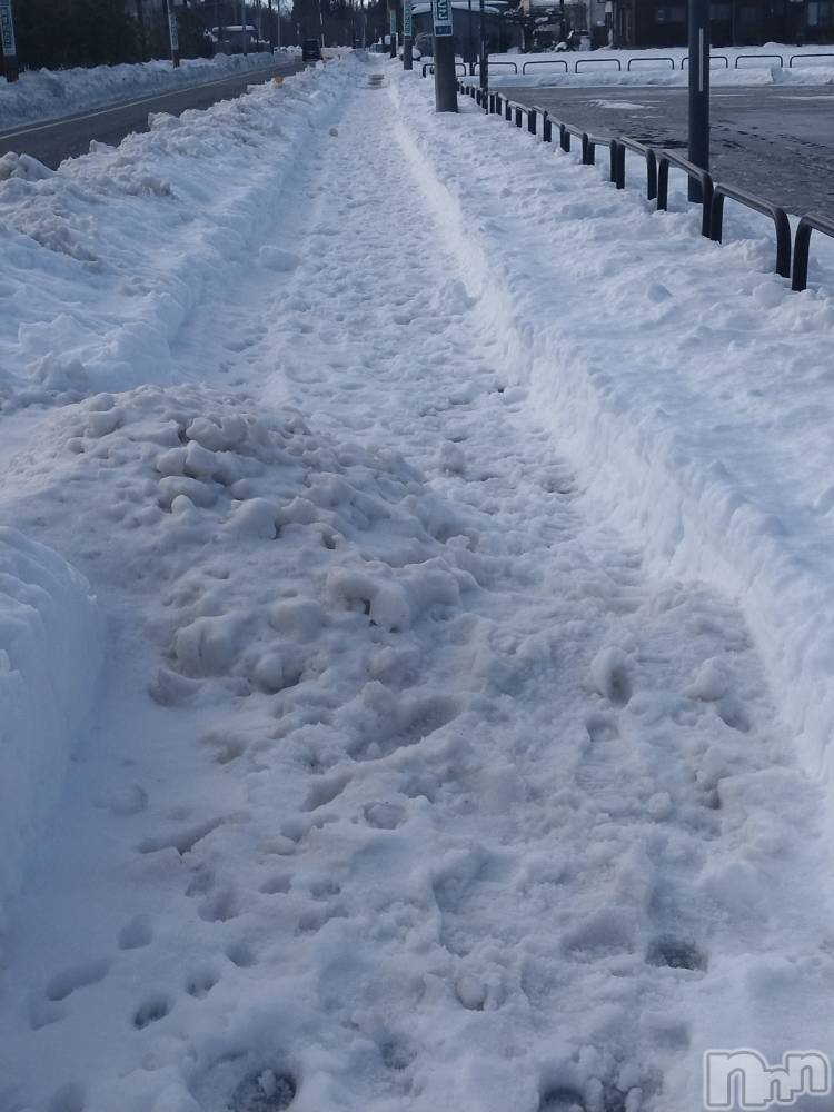 長岡デリヘル人妻楼　長岡店(ヒトヅマロウ　ナガオカテン) なな(43)の1月8日写メブログ「8号を走行中」