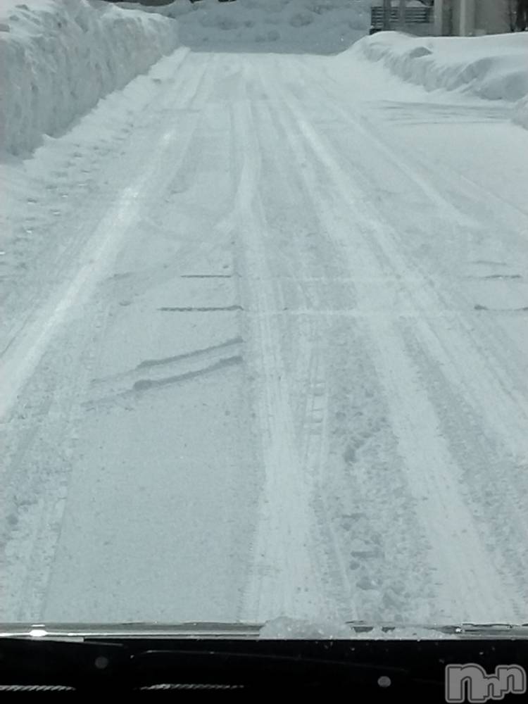 長岡デリヘル人妻楼　長岡店(ヒトヅマロウ　ナガオカテン) なな(43)の2月1日写メブログ「すれ違う車」